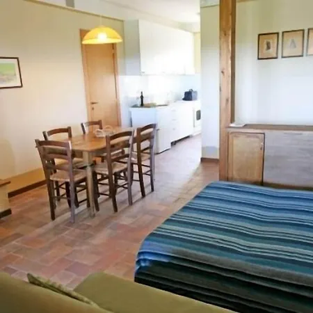 Borgo Filicardo 아파트 몬테스페르톨리